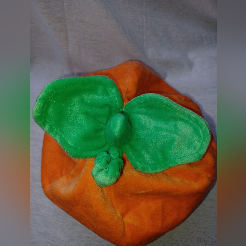 Pumpkin Hat - Picture 2 of 3